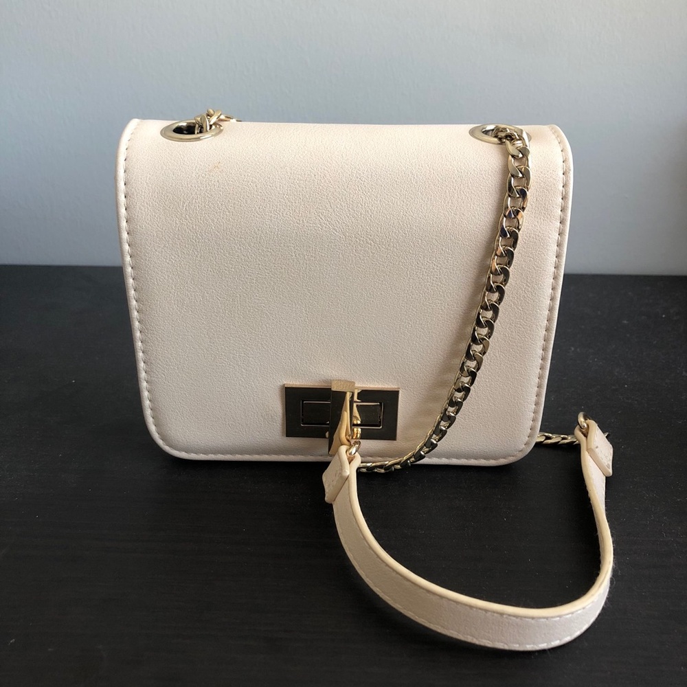 FOREVER 21 chain crossbody bag🌸